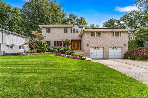 8 Hamilton Dr, Roslyn, NY, 11576-3102 | Card Image