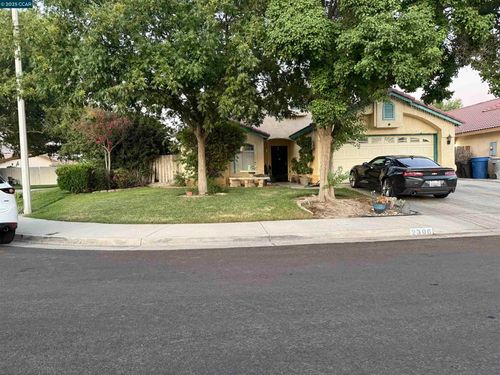 2306 River Ct, Delano, CA, 93215-4738 | Card Image