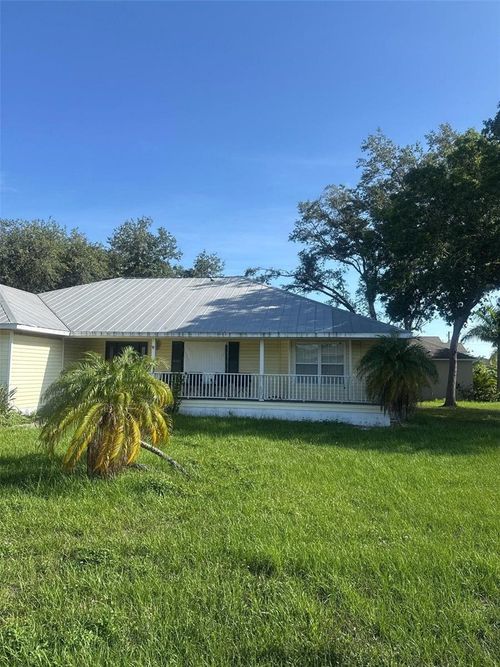 533 Encarnacion St, PUNTA GORDA, FL, 33983-5820 | Card Image