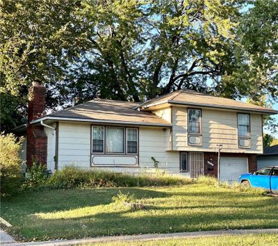 7912 E 118th Street, House other with 3 bedrooms, 1 bathrooms and null parking in Kansas City MO | Image 1