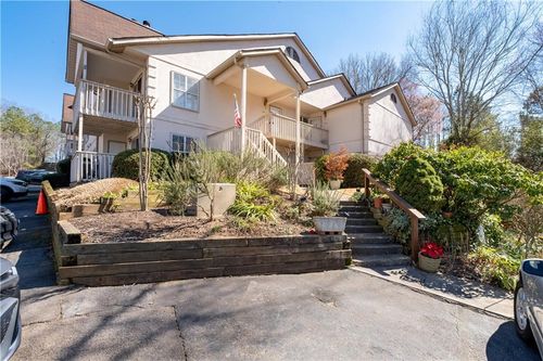 903 Bridge Ln Se, Smyrna, GA, 30082-3801 | Card Image