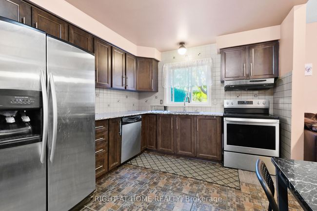 6104 Vineyard Dr, House other with 4 bedrooms, 3 bathrooms and 3 parking in Orléans ON | Image 23