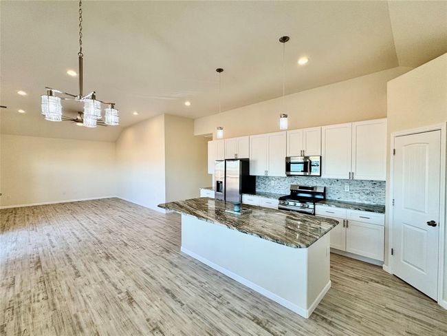 18 Edgewater St, House other with 3 bedrooms, 2 bathrooms and 2 parking in Hitchcock TX | Image 13