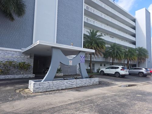 apt-703-320 Ne 12th Ave, Hallandale Beach, FL, 33009-4509 | Card Image