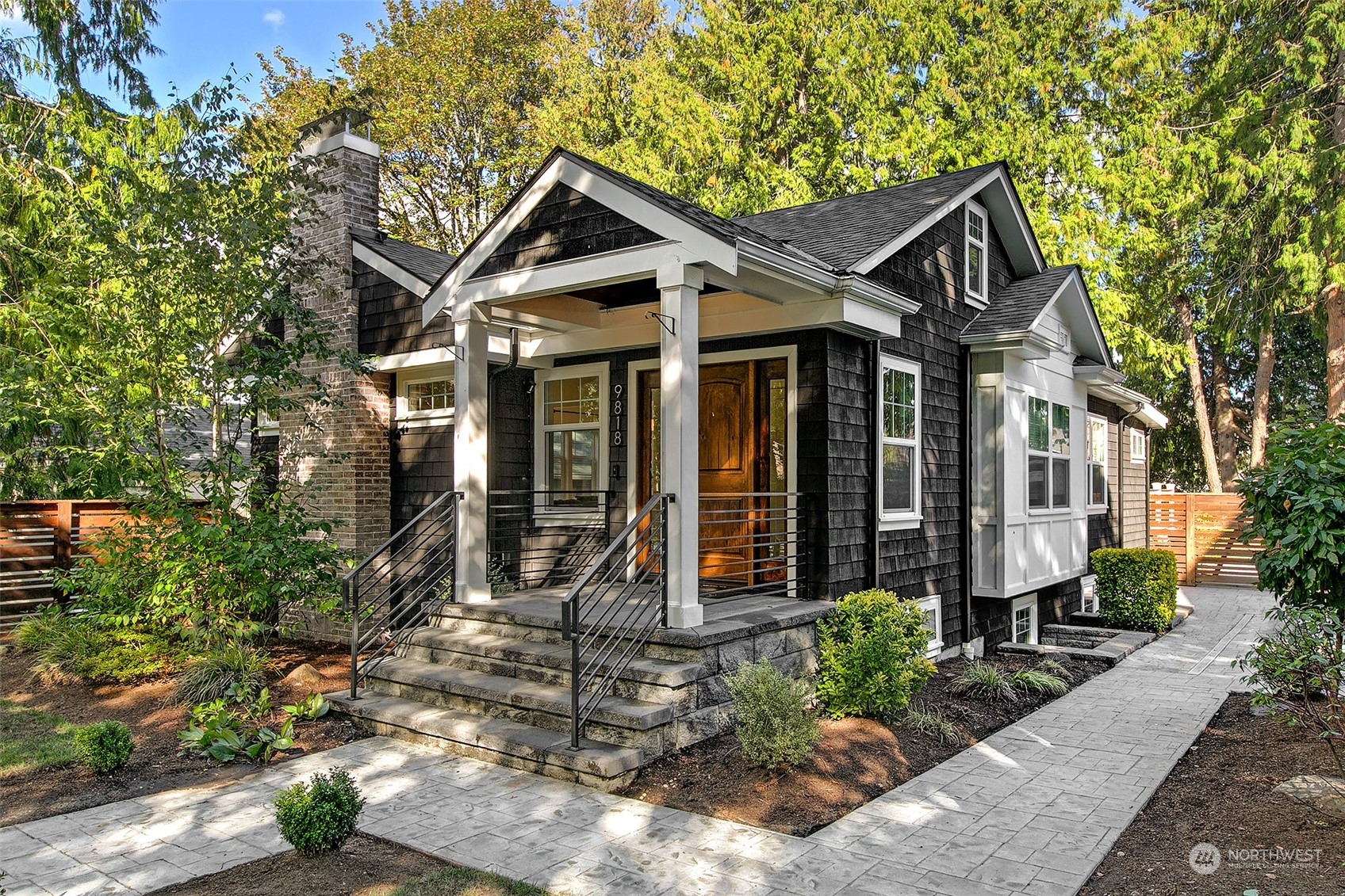 Roosevelt Way, Seattle, WA 98115