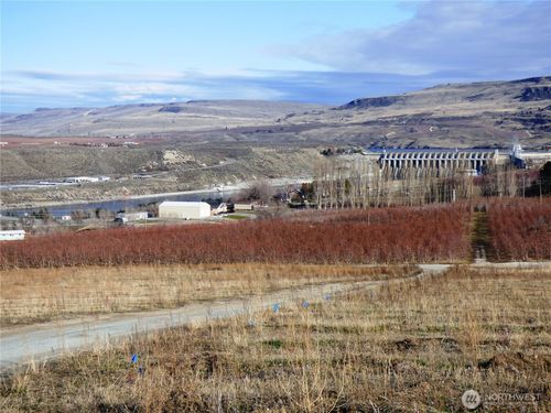 2311 Highland Dr, Bridgeport, WA, 98813-9741 | Card Image