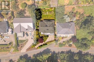 3335 Stephenson Point Rd, House other with 4 bedrooms, 4 bathrooms and 4 parking in Nanaimo BC | Image 2