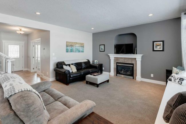 238 Kingsbury View Se, Home with 4 bedrooms, 3 bathrooms and 4 parking in Airdrie AB | Image 8