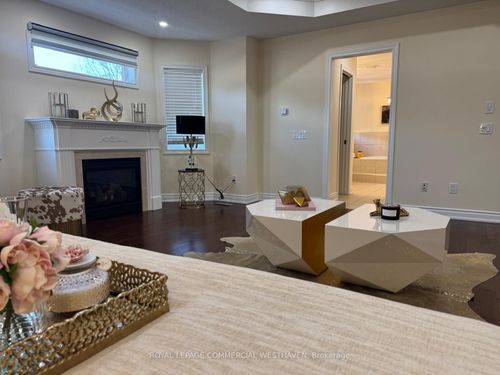15 Quatro Cres, Brampton, ON, L6P2T5 | Card Image