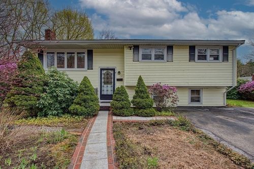 103 Columbus Ave, Stoughton, MA, 02072-3215 | Card Image