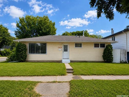 1438 D Avenue N, Saskatoon, SK, S7L1P4 | Card Image