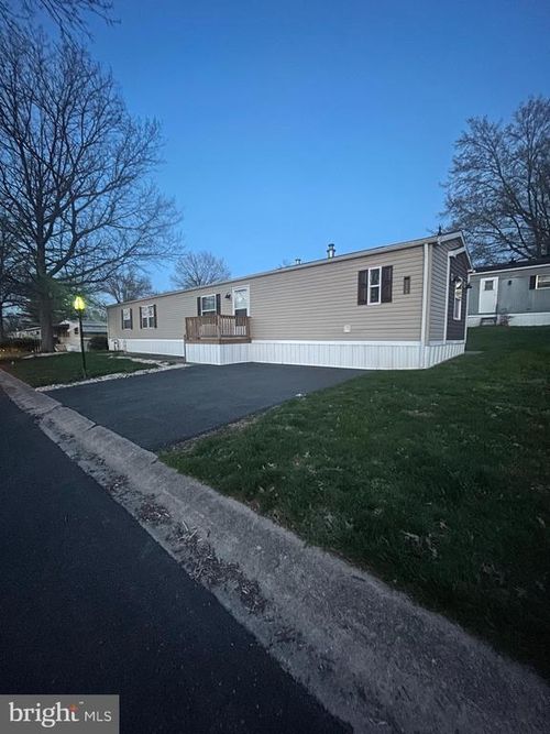116 Seneca Ave, Dover, PA, 17315-3764 | Card Image