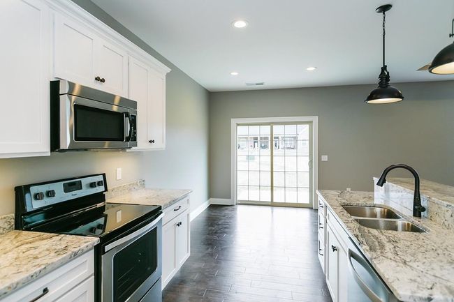 917 Paddock Ct, Condo with 2 bedrooms, 2 bathrooms and null parking in Richmond KY | Image 14