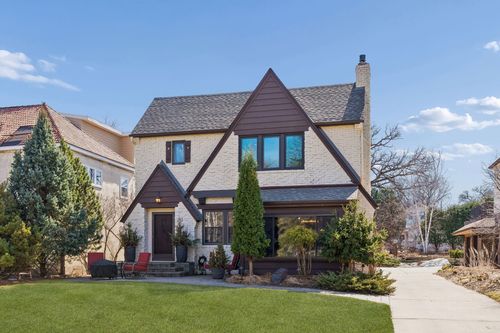 211 W Minnehaha Pkwy, Minneapolis, MN, 55419-1362 | Card Image