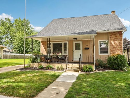 465 Hawthorne St, Burlington, WI, 53105-2121 | Card Image