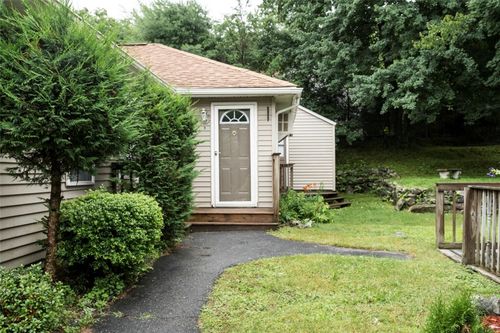 unit-b-2840 Hartford Ave, Johnston, RI, 02919-1653 | Card Image