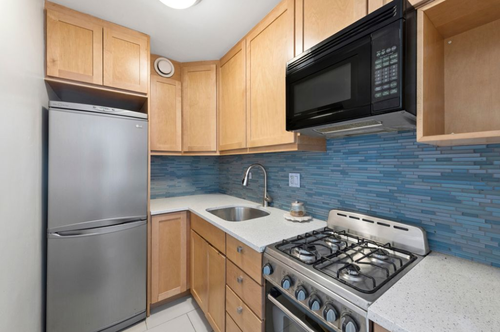 15m-333 E 14th Street, New York City, NY, 10003 | Card Image