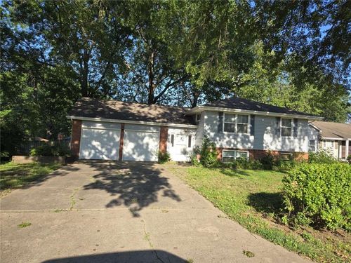 8805 Evanston Avenue, Kansas City, MO, 64138 | Card Image