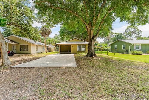 16 45th Ave, Vero Beach, FL, 32968-2349 | Card Image