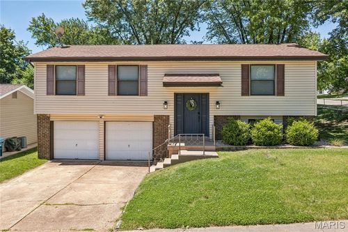 3161 Donnycave Ln, Maryland Heights, MO, 63043-1367 | Card Image