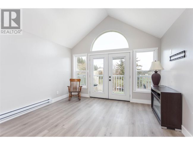 6655 Cosens Bay Rd, House other with 7 bedrooms, 5 bathrooms and 8 parking in Coldstream BC | Image 58