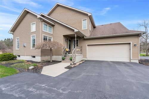 24 Willowbrook Dr, Owasco, NY, 13021-9665 | Card Image