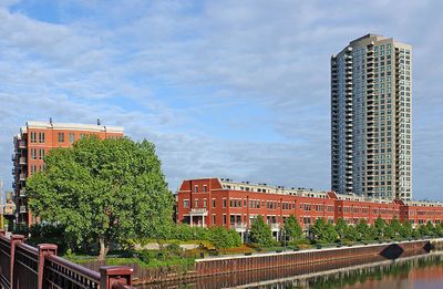 603 - 400 N Clinton Street, Condo with 2 bedrooms, 2 bathrooms and 1 parking in Chicago IL | Image 1