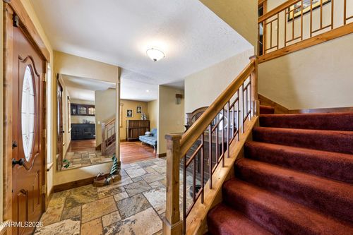 2361 Tolteca Ct, South Lake Tahoe, CA, 96150-5301 | Card Image