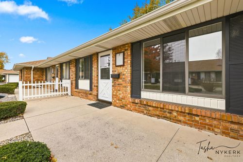 7-19 Old Mill Dr, Holland, MI, 49423-5239 | Card Image