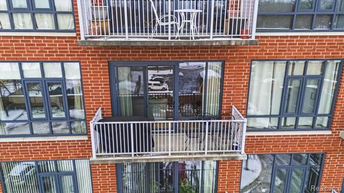 unit-512-101 Curry Ave, Royal Oak, MI, 48067-4233 | Card Image