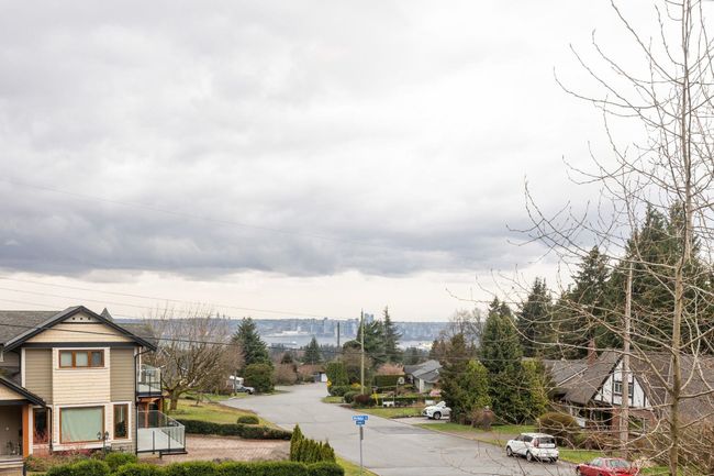 540 Hermosa Avenue, House other with 5 bedrooms, 2 bathrooms and null parking in North Vancouver BC | Image 13