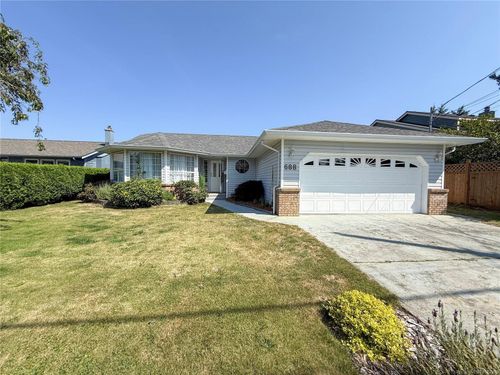 688 Albatross Cres, Campbell River, BC, V9W6Z9 | Card Image