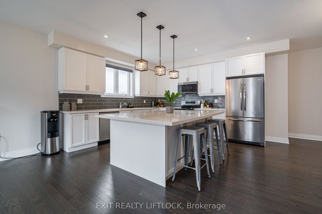8 Station Dr, House other with 3 bedrooms, 3 bathrooms and 4 parking in Millbrook ON | Image 12
