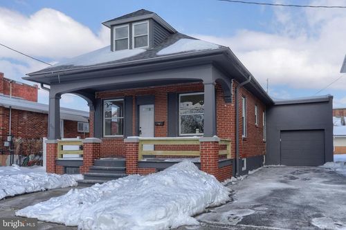 207 E Lehman St, LEBANON, PA, 17046-3931 | Card Image