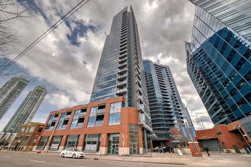 2008 - 225 11 Avenue Se, Home with 1 bedrooms, 1 bathrooms and 1 parking in Calgary AB | Card Image