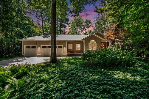 5543 Oak Tree Ln, Whitehall, MI, 49461-9651 | Card Image