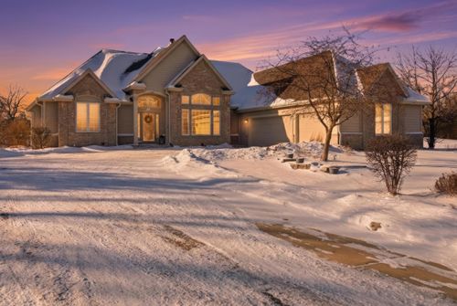 1326509 Westview Ct, Menomonee Falls, WI, 53051-6086 | Card Image