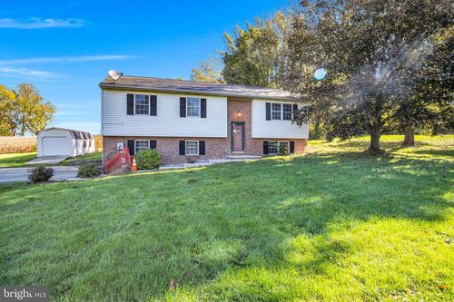 165 Covered Bridge Rd, ELIZABETHTOWN, PA, 17022-8979 | Card Image