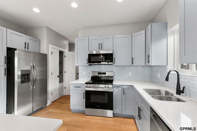 309 N 105 Th St, House other with 2 bedrooms, 2 bathrooms and 2 parking in Lincoln NE | Image 4