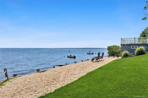 5218 Peconic Bay Blvd, Laurel, NY, 11948-1906 | Card Image