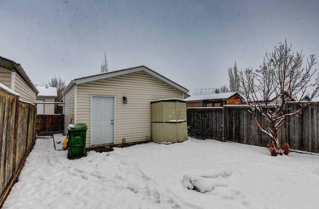 93 Prestwick Rise Se, Home with 3 bedrooms, 1 bathrooms and 2 parking in Calgary AB | Image 33