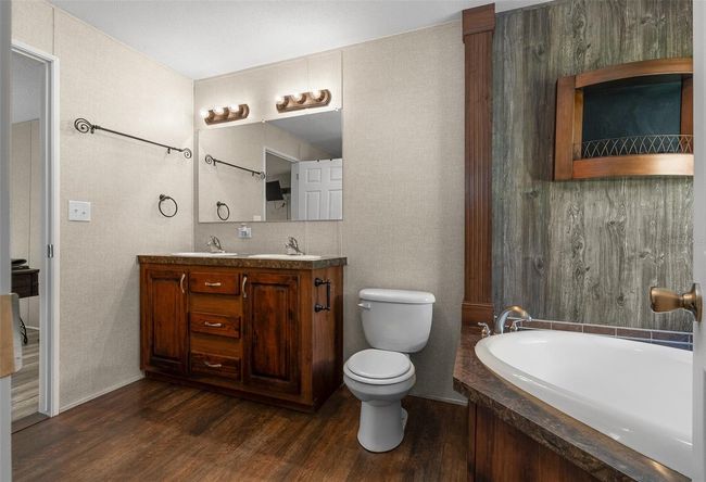 2005 Ne 185 Th St, House other with 3 bedrooms, 2 bathrooms and null parking in CITRA FL | Image 13