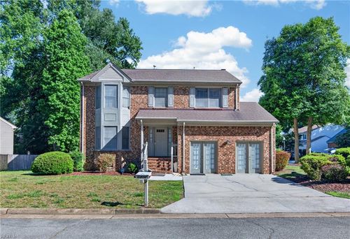 1800 Clearwater Ct, Newport News, VA, 23602-8826 | Card Image