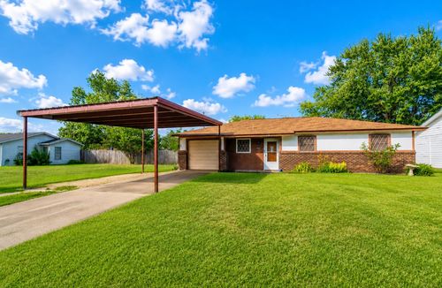 204 N Texas St, Whitney, TX, 76692-2465 | Card Image