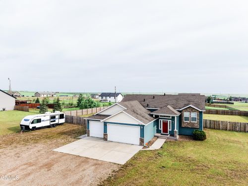 13675 Redwood Way Nw, Williston, ND, 58801-9149 | Card Image