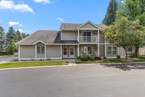 631 Barrington Ct, West Bend, WI, 53095-5321 | Card Image