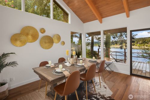 16357 Reitan Rd Ne, Bainbridge Island, WA, 98110-3047 | Card Image