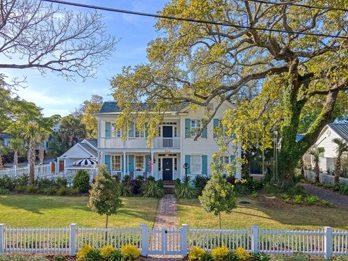 304 Bank St, Mount Pleasant, SC, 29464-4703 | Card Image