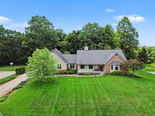 11202 Clovis Pointe Dr, South Lyon, MI, 48178-9531 | Card Image
