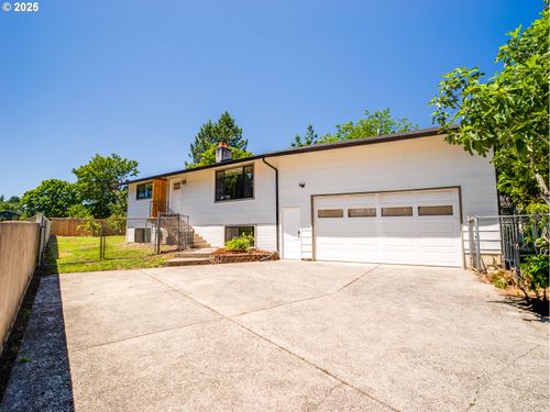 4123 Se 136th Ave, Portland, OR, 97236-3515 | Card Image